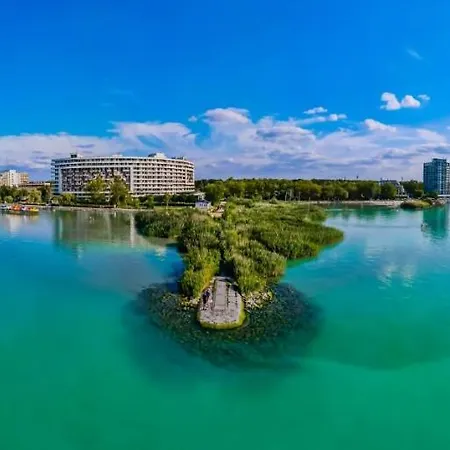 Aranypart Club218 Beatrix Wellness Apartman Шиофок