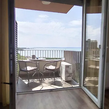 Aranypart Club218 Beatrix Wellness Apartman Шиофок