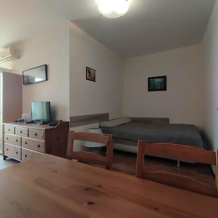 Aranypart Club218 Beatrix Wellness Apartman Апартаменты *